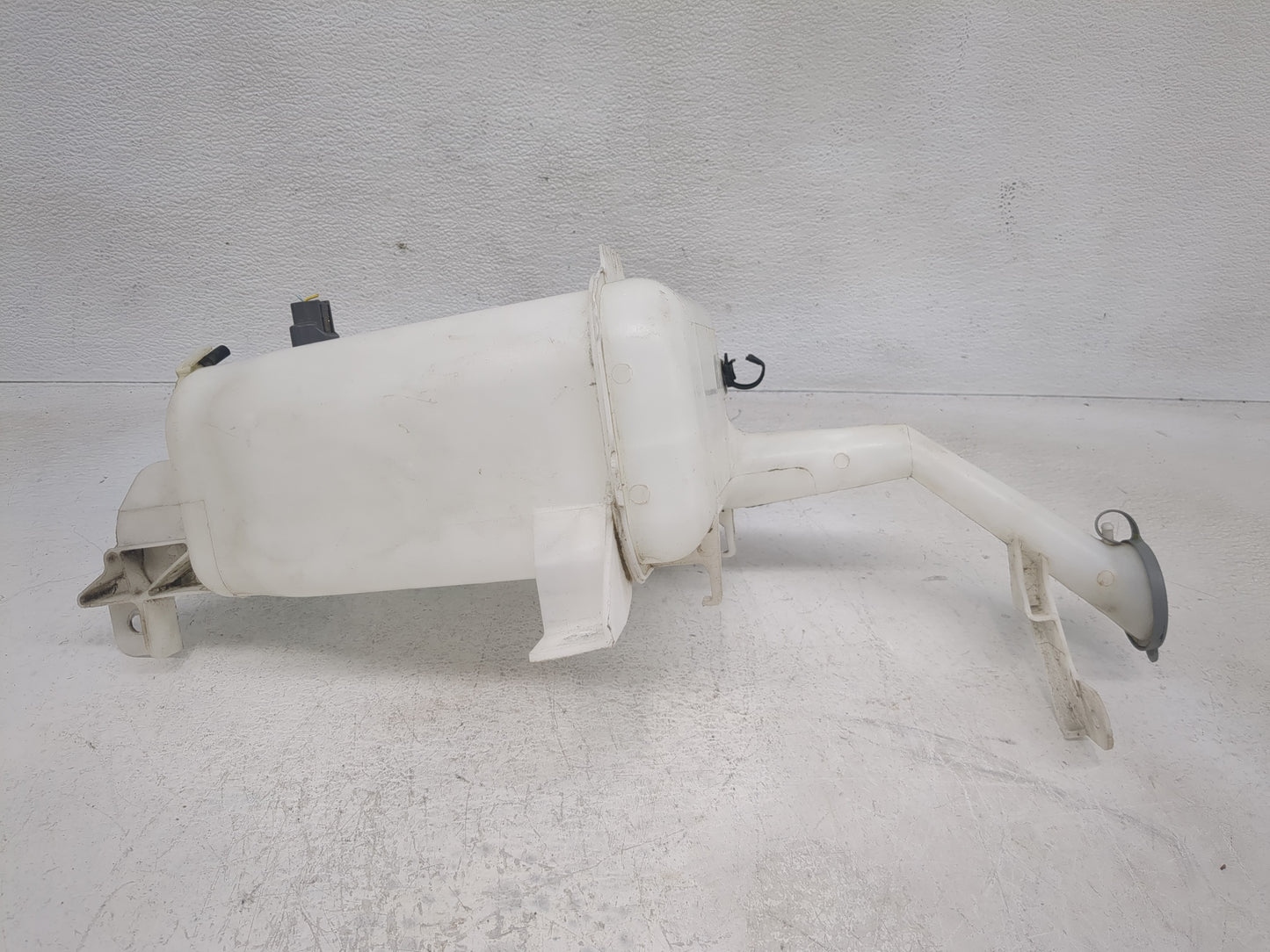 2012-2019 Nissan Versa Windshield Washer Fluid Reservoir Bottle Oem - Oemusedautoparts1.com