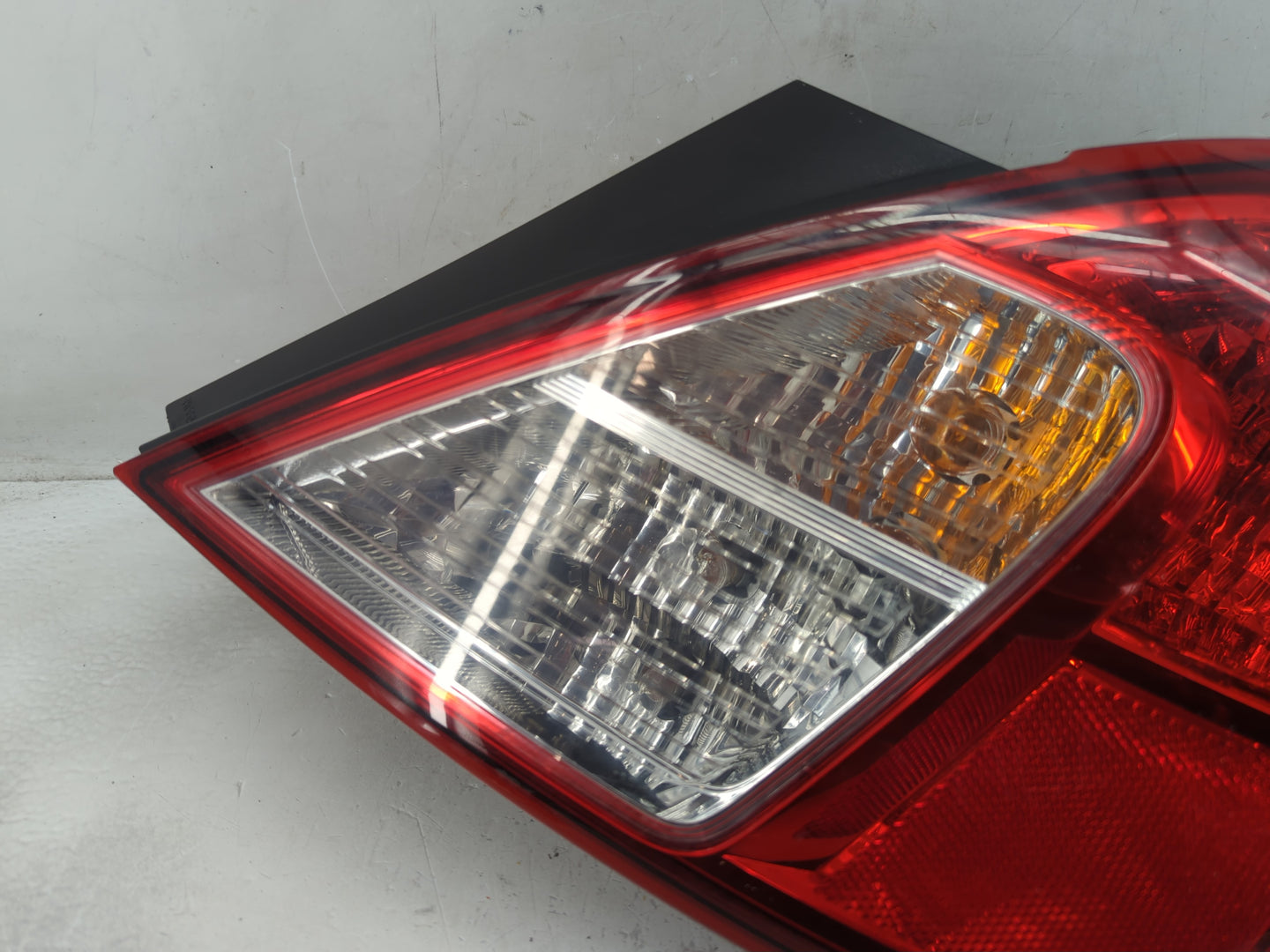 2012-2019 Nissan Versa Tail Light Assembly Passenger Right OEM P/N:265503AN0A Fits Fits 2012 2013 2014 2015 2016 2017 2018 2