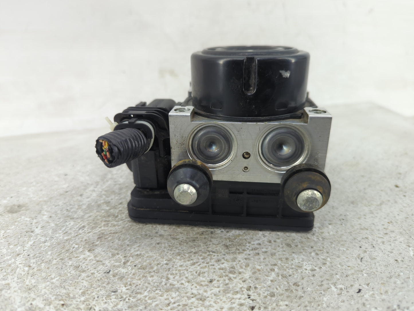 2014-2019 Nissan Versa ABS Pump Control Module Replacement P/N:47660 3WC0B Fits Fits 2014 2015 2016 2017 2018 2019 OEM Used 