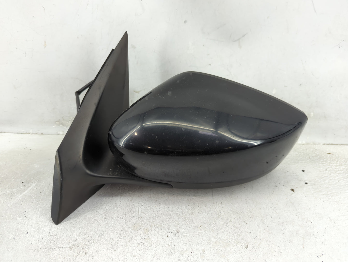 2015-2019 Nissan Versa Driver Side View Mirror - Left Door Mirror OEM Used - Oemusedautoparts1.com
