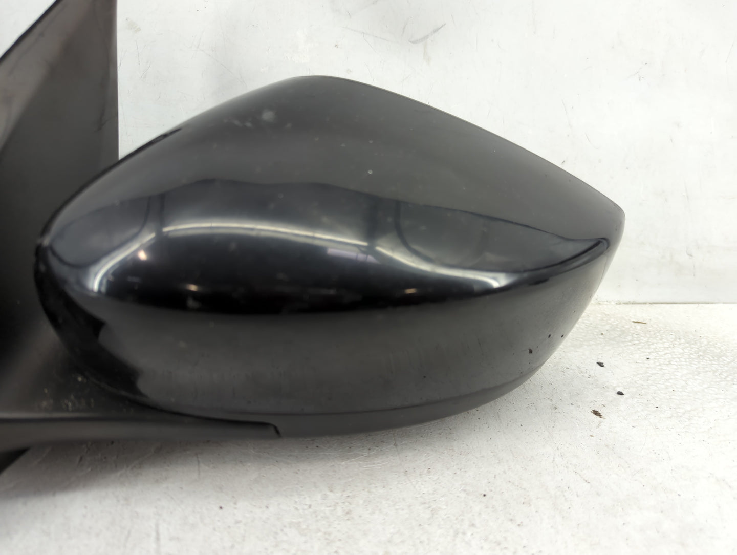 2015-2019 Nissan Versa Driver Side View Mirror - Left Door Mirror OEM Used - Oemusedautoparts1.com
