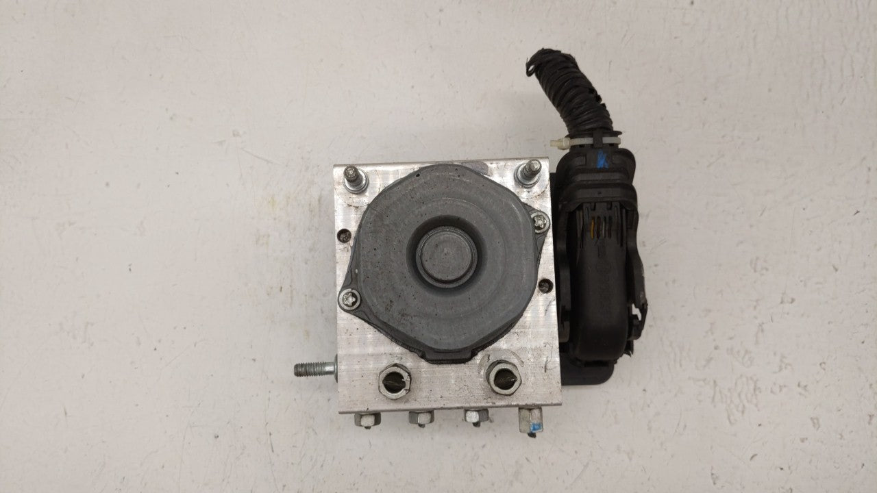 2015-2019 Nissan Versa ABS Pump Control Module Replacement P/N:47660 9KS0A 47660 9KL0A Fits Fits 2015 2016 2017 2018 2019 OE