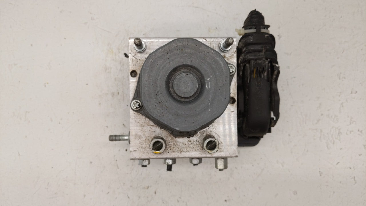 2015-2019 Nissan Versa ABS Pump Control Module Replacement P/N:47660 9KS0A 47660 9KL0A Fits Fits 2015 2016 2017 2018 2019 OE