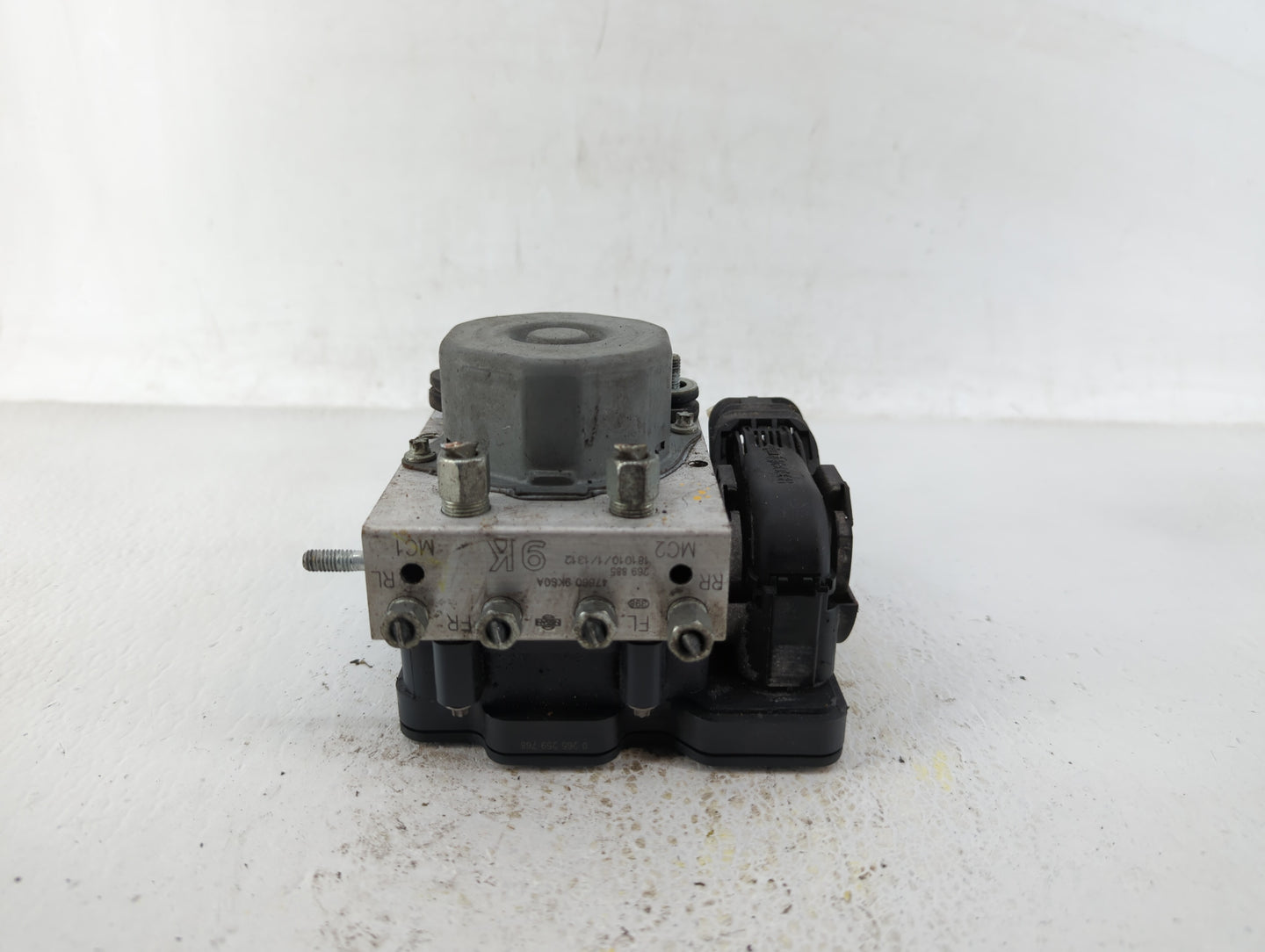 2015-2019 Nissan Versa ABS Pump Control Module Replacement P/N:47660 9KL0A 47660 9KS0A Fits Fits 2015 2016 2017 2018 2019 OE