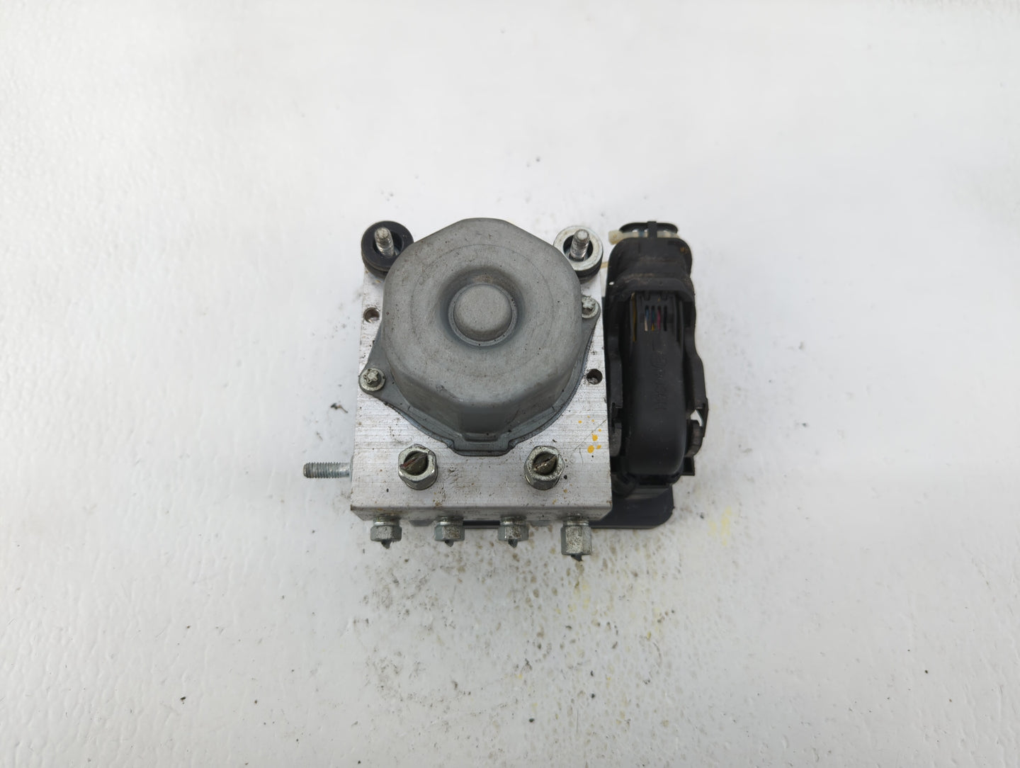 2015-2019 Nissan Versa ABS Pump Control Module Replacement P/N:47660 9KL0A 47660 9KS0A Fits Fits 2015 2016 2017 2018 2019 OE