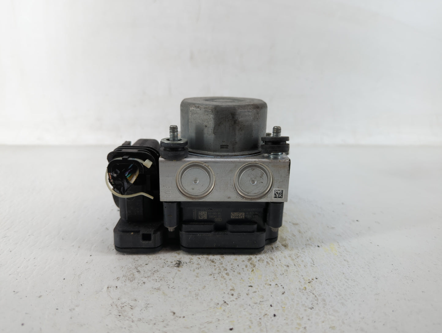 2015-2019 Nissan Versa ABS Pump Control Module Replacement P/N:47660 9KL0A 47660 9KS0A Fits Fits 2015 2016 2017 2018 2019 OE