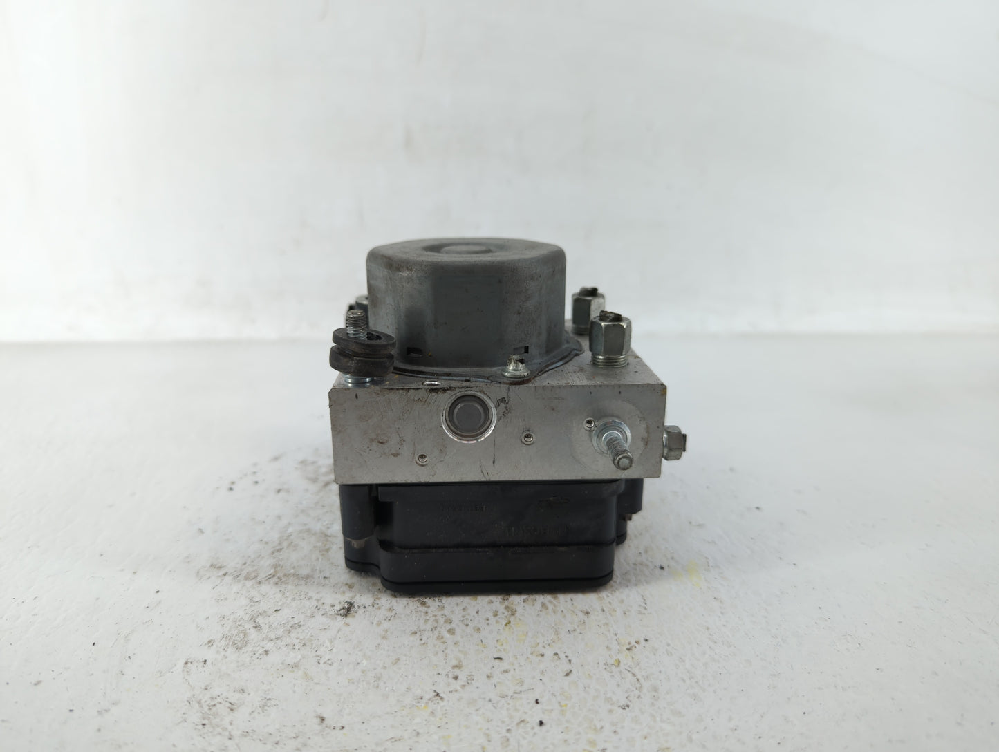 2015-2019 Nissan Versa ABS Pump Control Module Replacement P/N:47660 9KL0A 47660 9KS0A Fits Fits 2015 2016 2017 2018 2019 OE