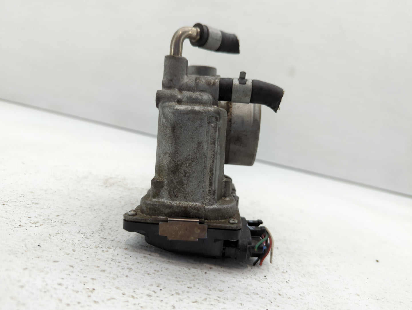 2012-2019 Nissan Versa Throttle Body P/N:3AA50-02 H 3AA50-02 E Fits Fits 2012 2013 2014 2015 2016 2017 2018 2019 OEM Used Au