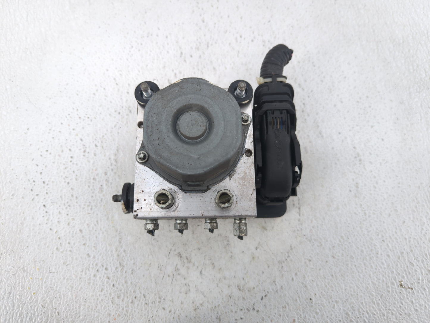 2015-2019 Nissan Versa ABS Pump Control Module Replacement P/N:47660 9KS0A Fits Fits 2015 2016 2017 2018 2019 OEM Used Auto 