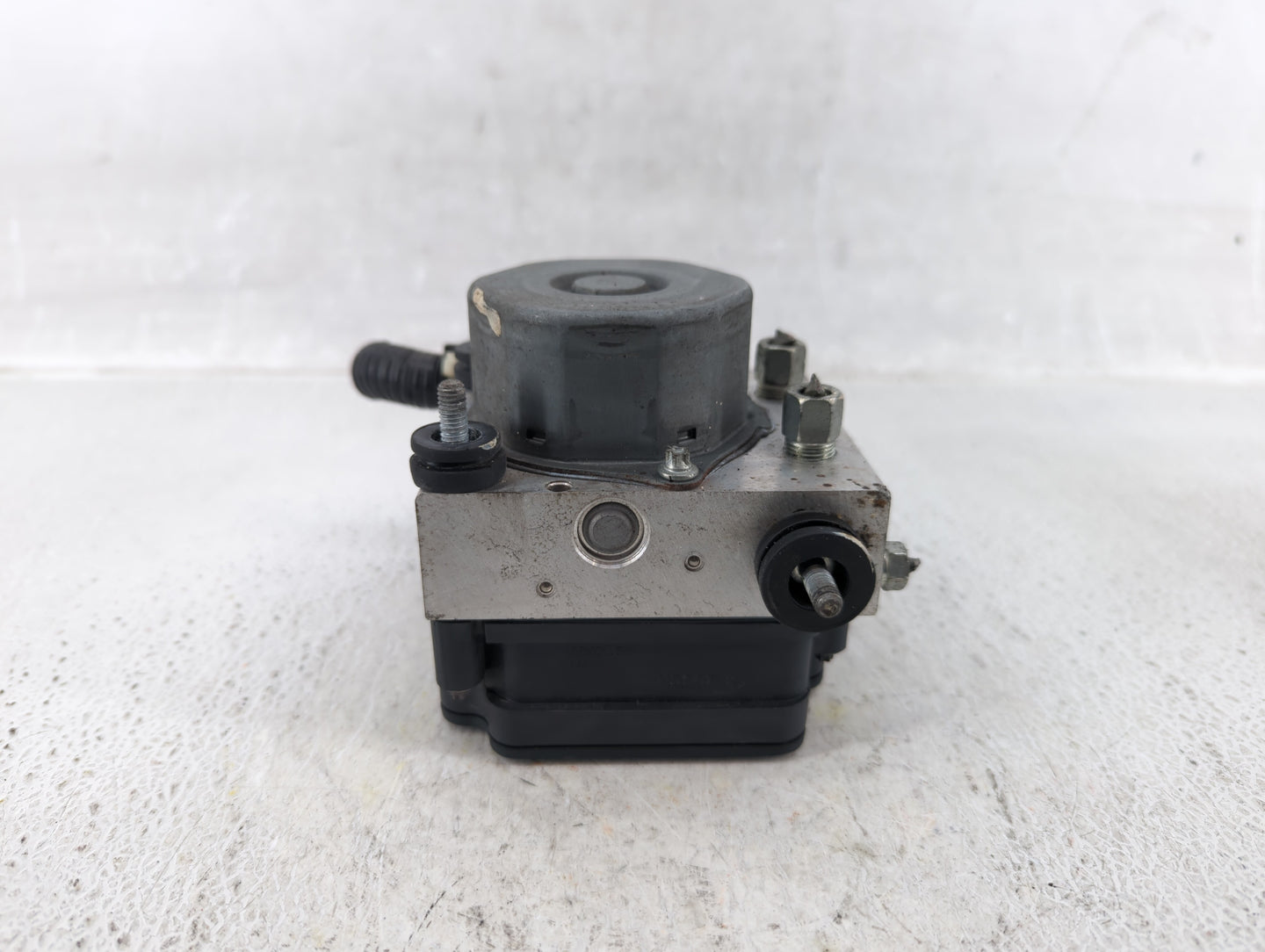 2015-2019 Nissan Versa ABS Pump Control Module Replacement P/N:47660 9KS0A Fits Fits 2015 2016 2017 2018 2019 OEM Used Auto 