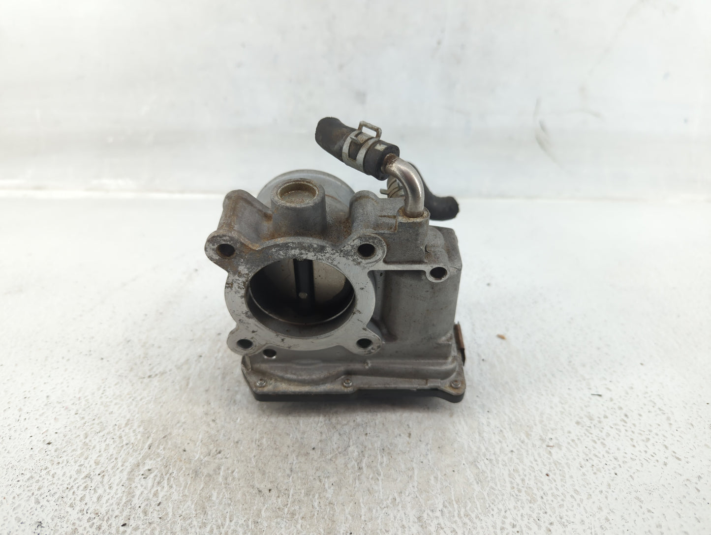 2012-2019 Nissan Versa Throttle Body Fits Fits 2012 2013 2014 2015 2016 2017 2018 2019 OEM Used Auto Parts - Oemusedautopart