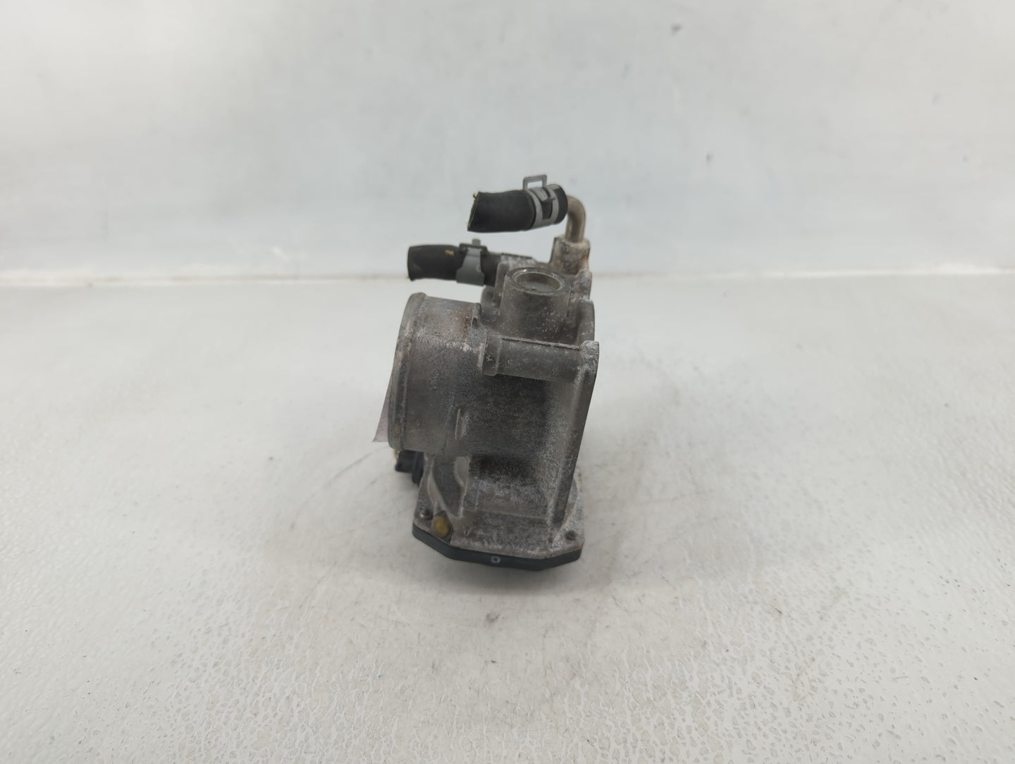 2012-2019 Nissan Versa Throttle Body P/N:3AA50-02 Fits Fits 2012 2013 2014 2015 2016 2017 2018 2019 OEM Used Auto Parts - Oe
