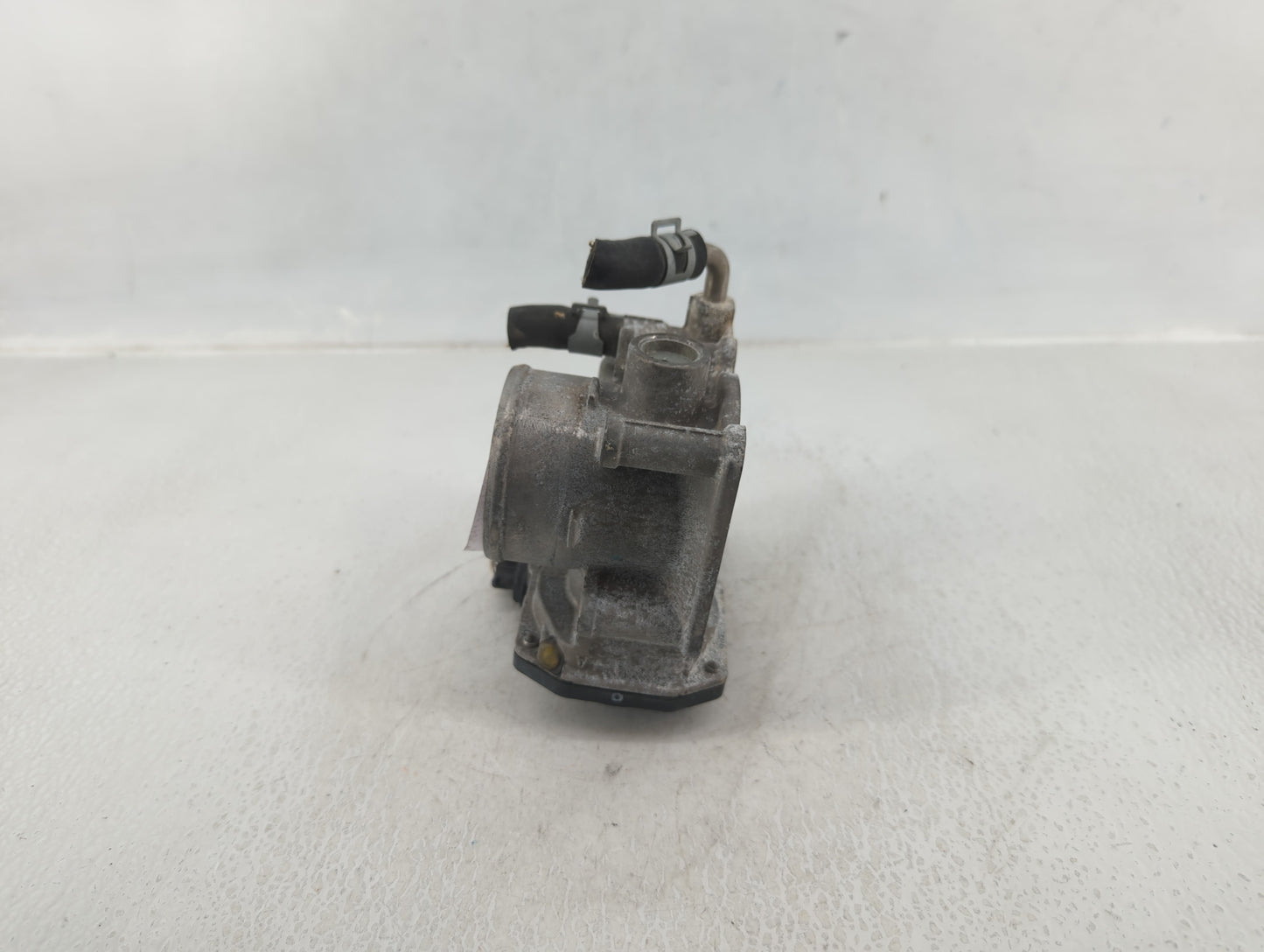 2012-2019 Nissan Versa Throttle Body P/N:3AA50-02 Fits Fits 2012 2013 2014 2015 2016 2017 2018 2019 OEM Used Auto Parts - Oe