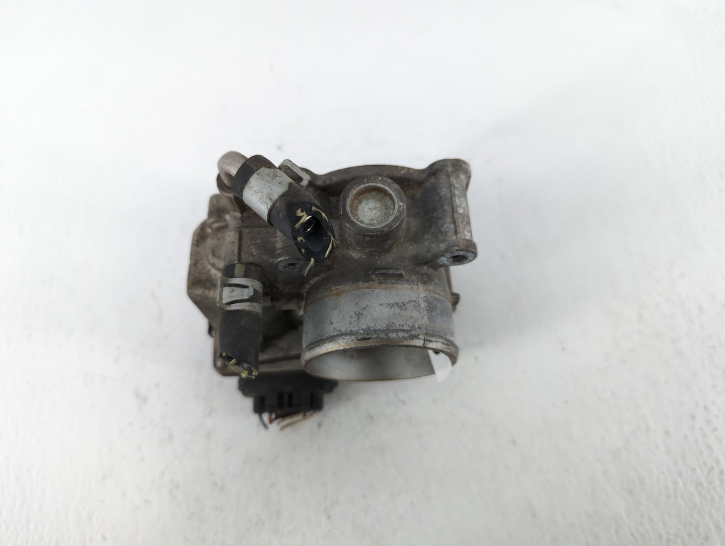 2012-2019 Nissan Versa Throttle Body P/N:3AA50-02 E Fits Fits 2012 2013 2014 2015 2016 2017 2018 2019 OEM Used Auto Parts - 