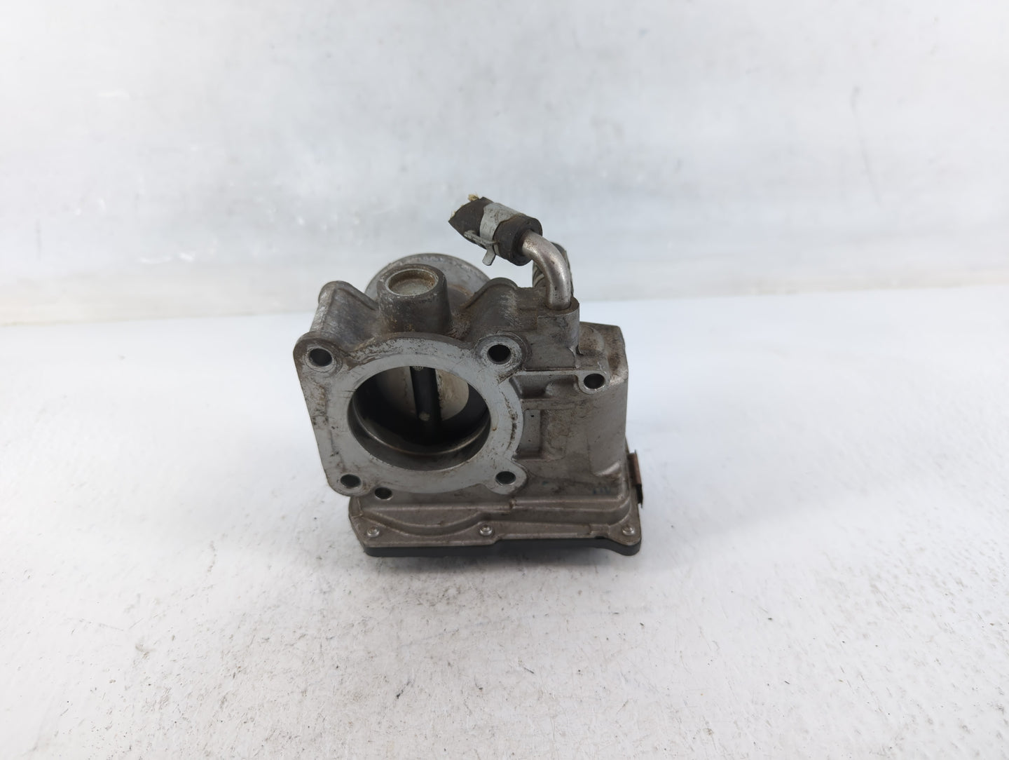 2012-2019 Nissan Versa Throttle Body P/N:3AA50-02 E Fits Fits 2012 2013 2014 2015 2016 2017 2018 2019 OEM Used Auto Parts - 