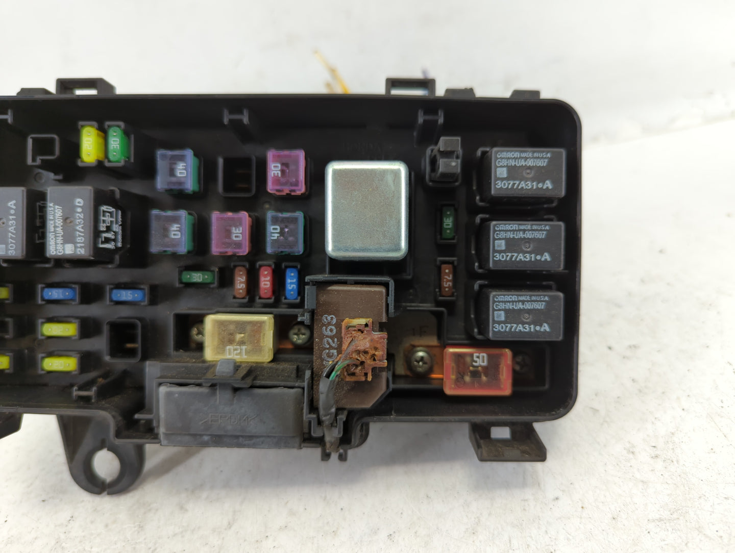 2013-2019 Nissan Versa Fusebox Fuse Box Panel Relay Module P/N:S9V-A2 Fits Fits 2013 2014 2015 2016 2017 2018 2019 OEM Used 