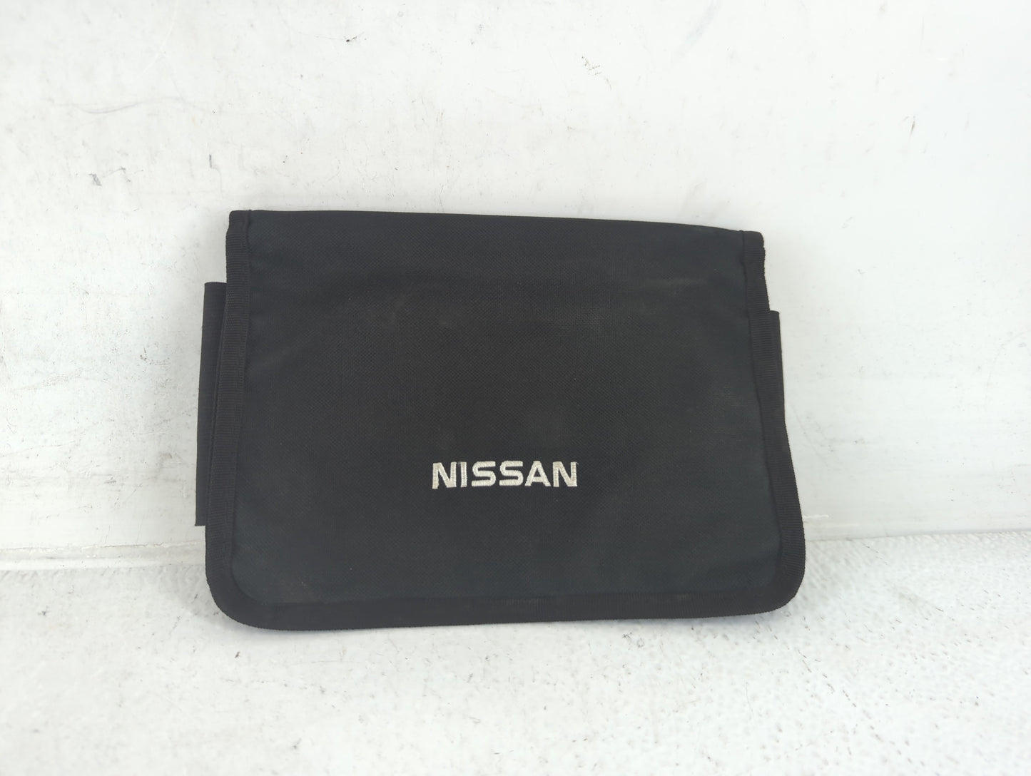 2019 Nissan Versa Owners Manual Book Guide P/N:OM19EM 0N17U0 OEM Used Auto Parts - Oemusedautoparts1.com