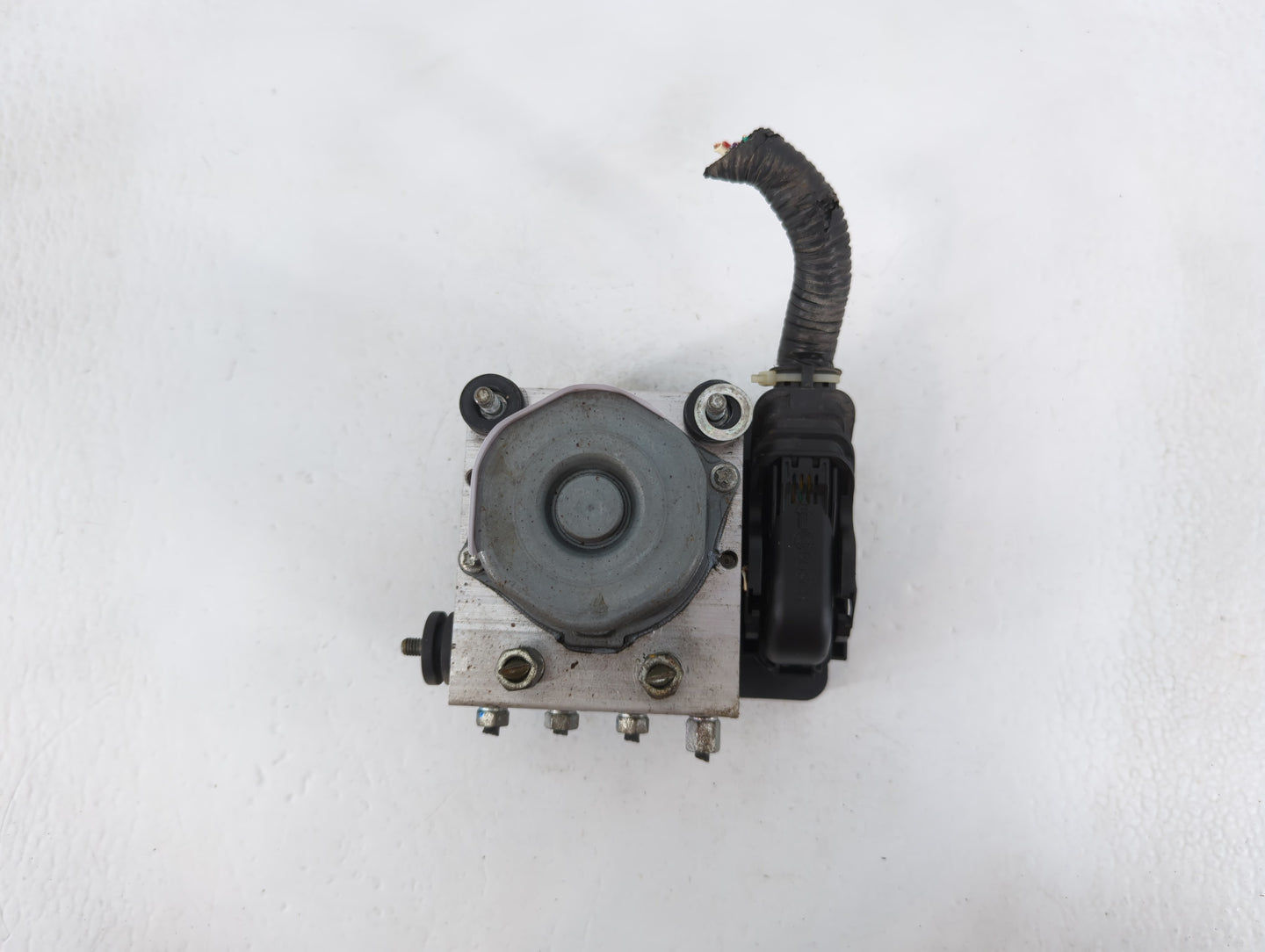 2015-2019 Nissan Versa ABS Pump Control Module Replacement P/N:47660 9KS0A Fits Fits 2015 2016 2017 2018 2019 OEM Used Auto 