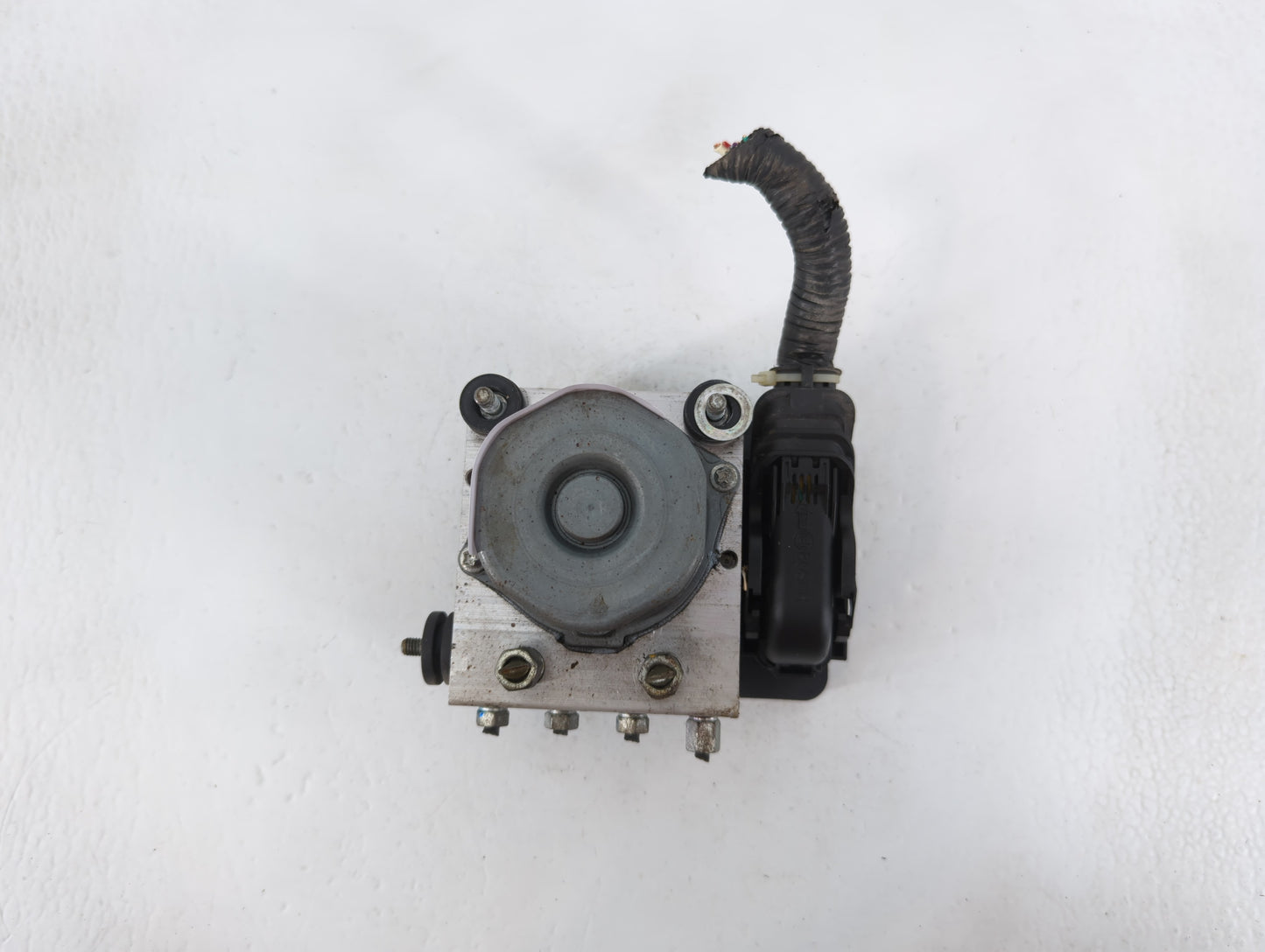2015-2019 Nissan Versa ABS Pump Control Module Replacement P/N:47660 9KS0A Fits Fits 2015 2016 2017 2018 2019 OEM Used Auto 