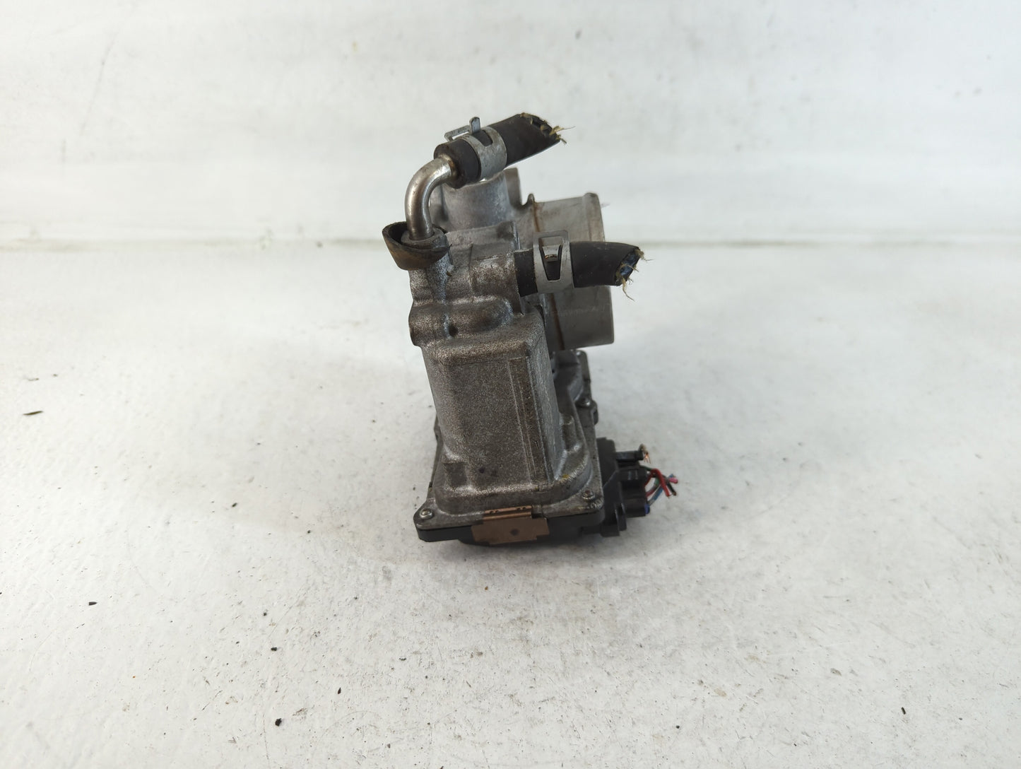 2012-2019 Nissan Versa Throttle Body P/N:8K08 3AA50-02 I Fits Fits 2012 2013 2014 2015 2016 2017 2018 2019 OEM Used Auto Par
