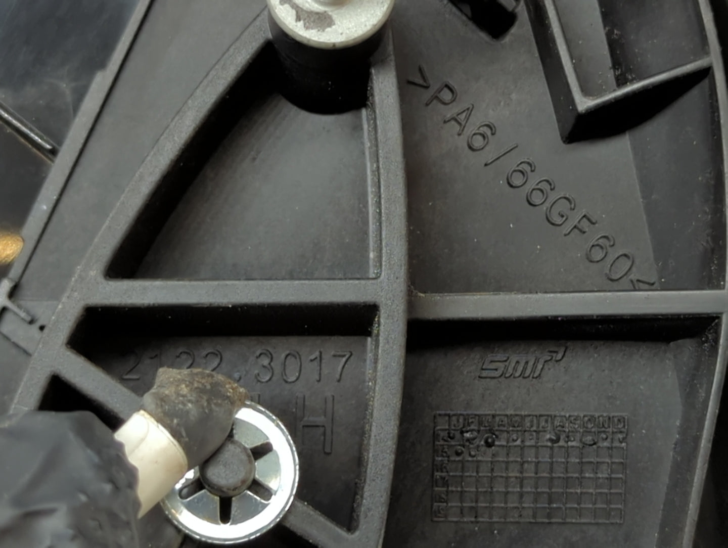 2015-2019 Nissan Versa Driver Side View Mirror - Left Door Mirror OEM Used - Oemusedautoparts1.com