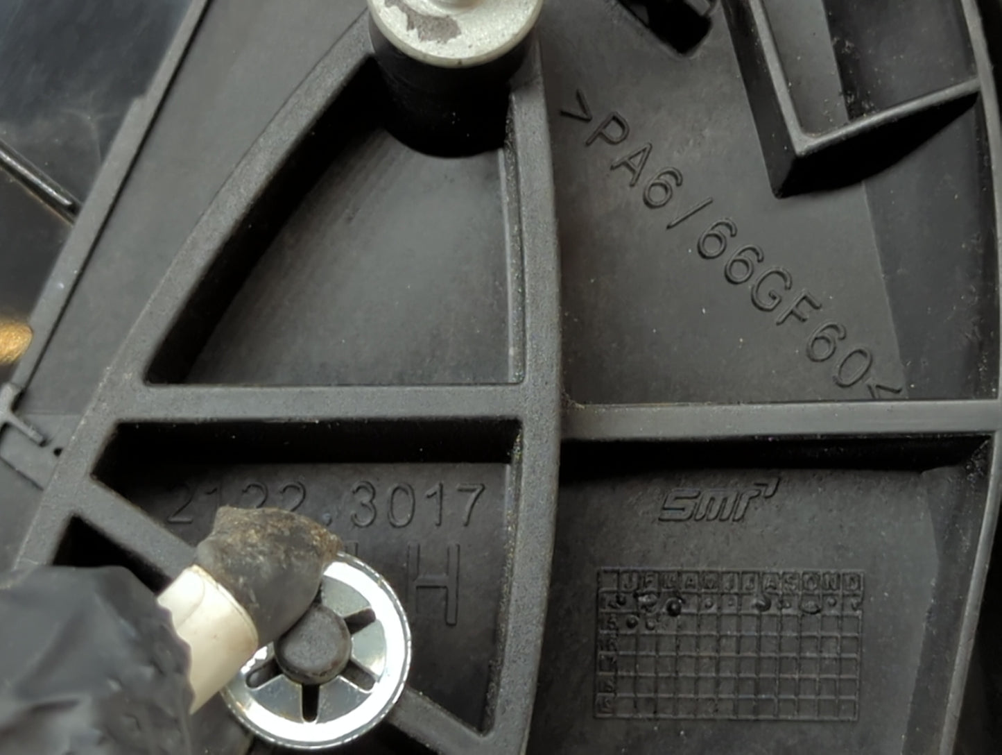 2015-2019 Nissan Versa Driver Side View Mirror - Left Door Mirror OEM Used - Oemusedautoparts1.com