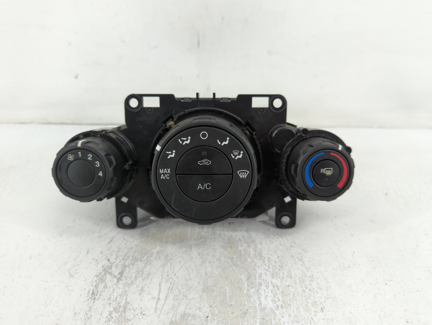 2019 Oldsmobile Fiesta Climate Control Module Temperature AC/Heater Replacement P/N:DSBT 19980 AF Fits OEM Used Auto Parts -
