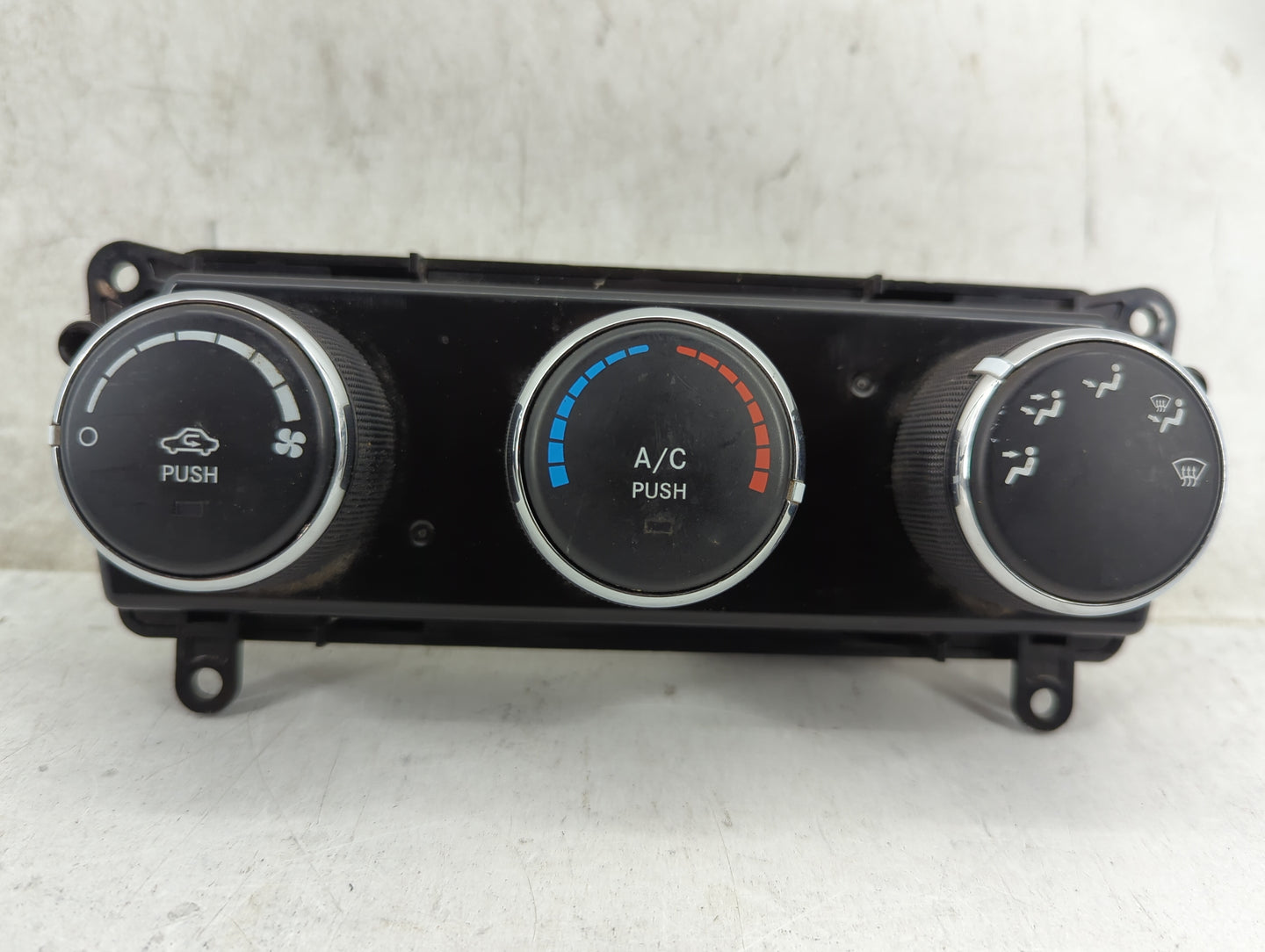 2019 Ram 1500 Climate Control Module Temperature AC/Heater Replacement P/N:P6RK10DX9AB Fits Fits 2020 2021 OEM Used Auto Par