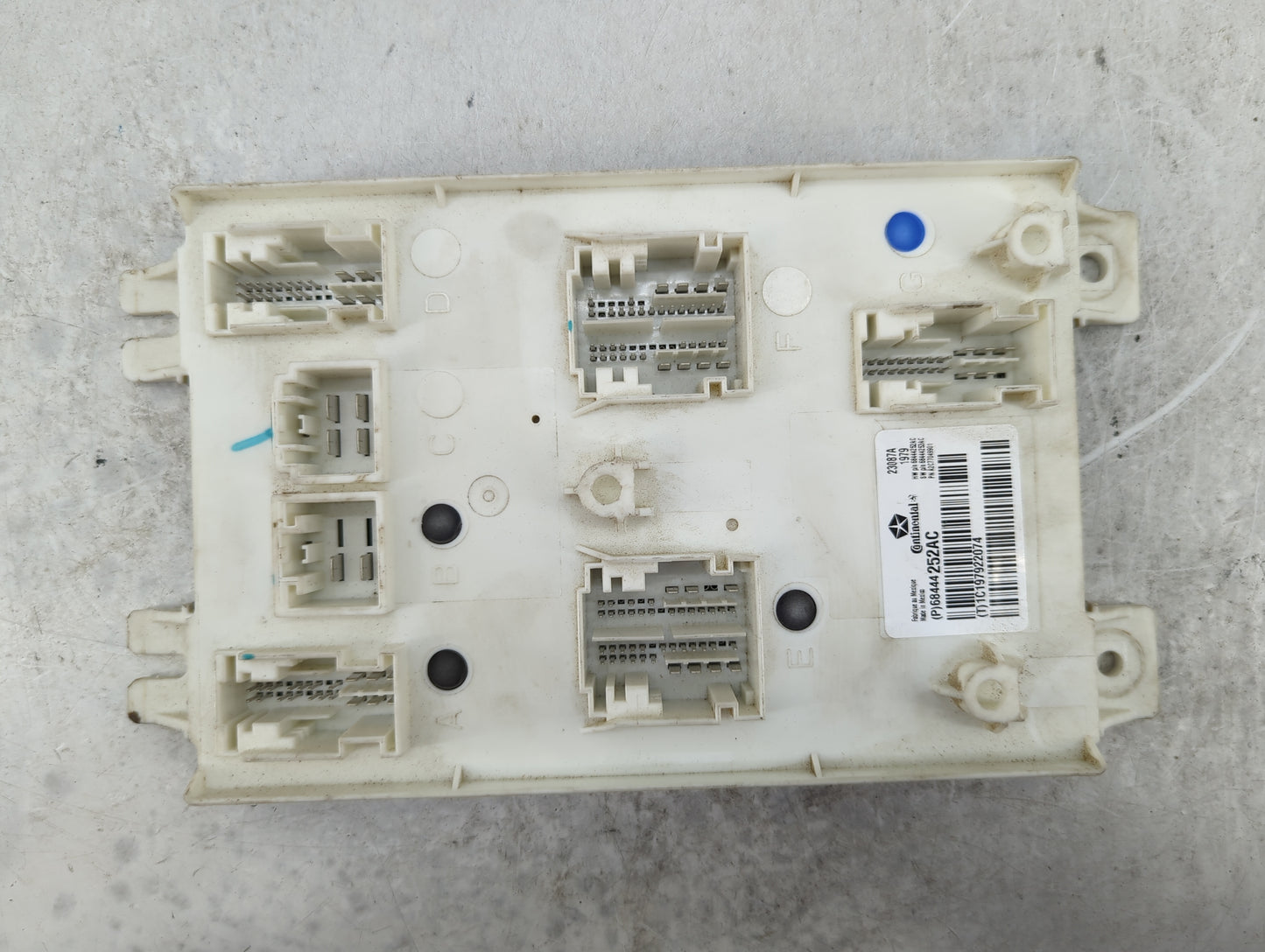 2017-2020 Ram 1500 Body Control Module Bcm Inner Cabin Fuse Box - Oemusedautoparts1.com