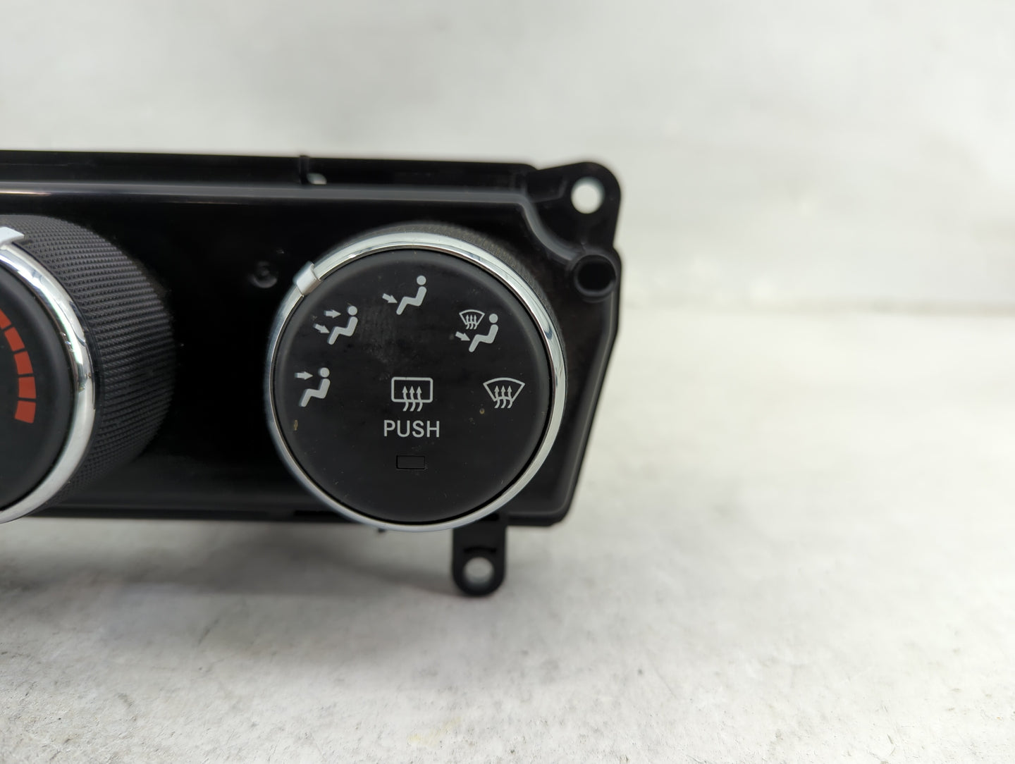 2019 Ram 1500 Climate Control Module Temperature AC/Heater Replacement P/N:P5NC24DX9AF Fits Fits 2020 2021 OEM Used Auto Par