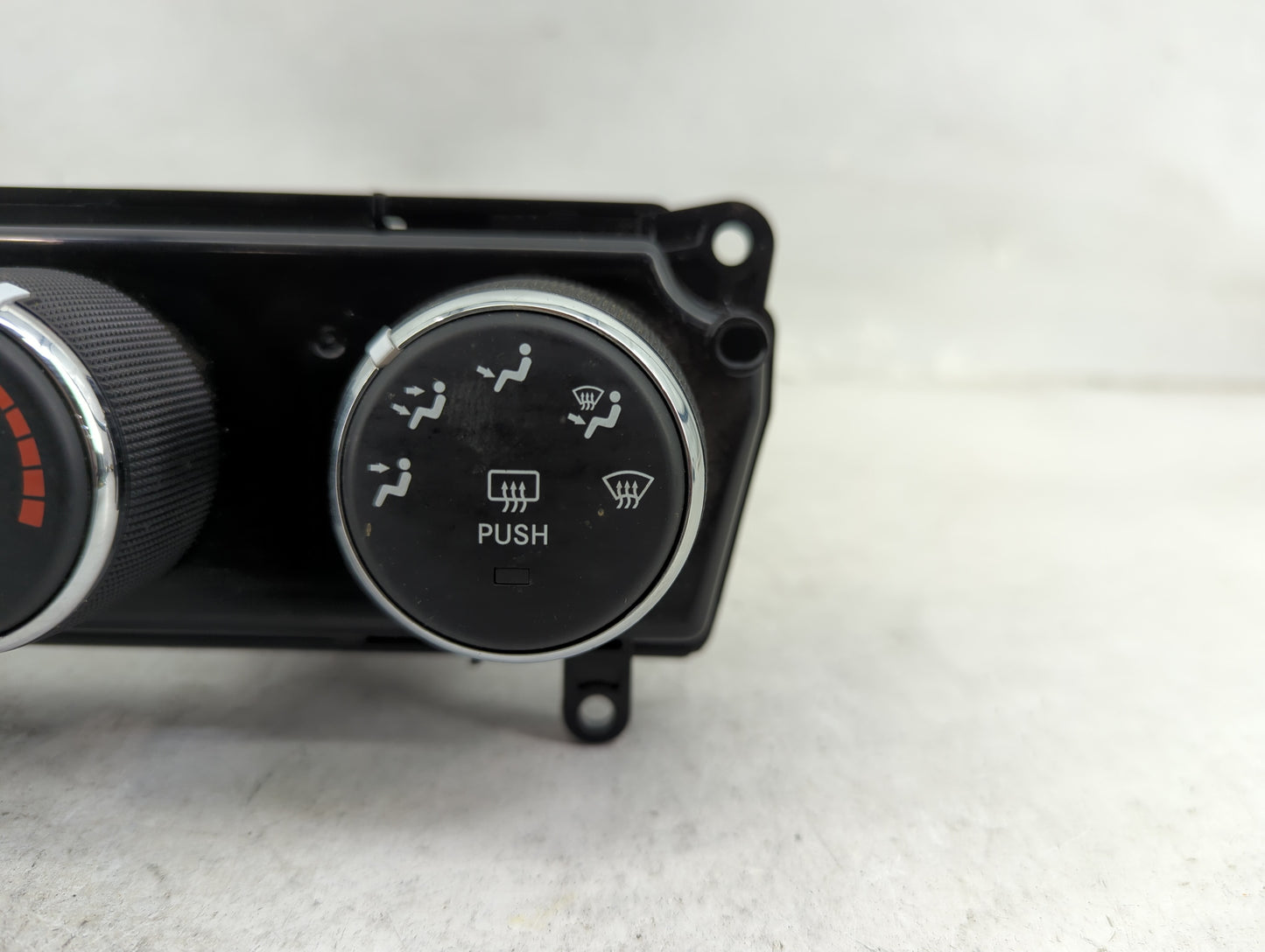 2019 Ram 1500 Climate Control Module Temperature AC/Heater Replacement P/N:P5NC24DX9AF Fits Fits 2020 2021 OEM Used Auto Par