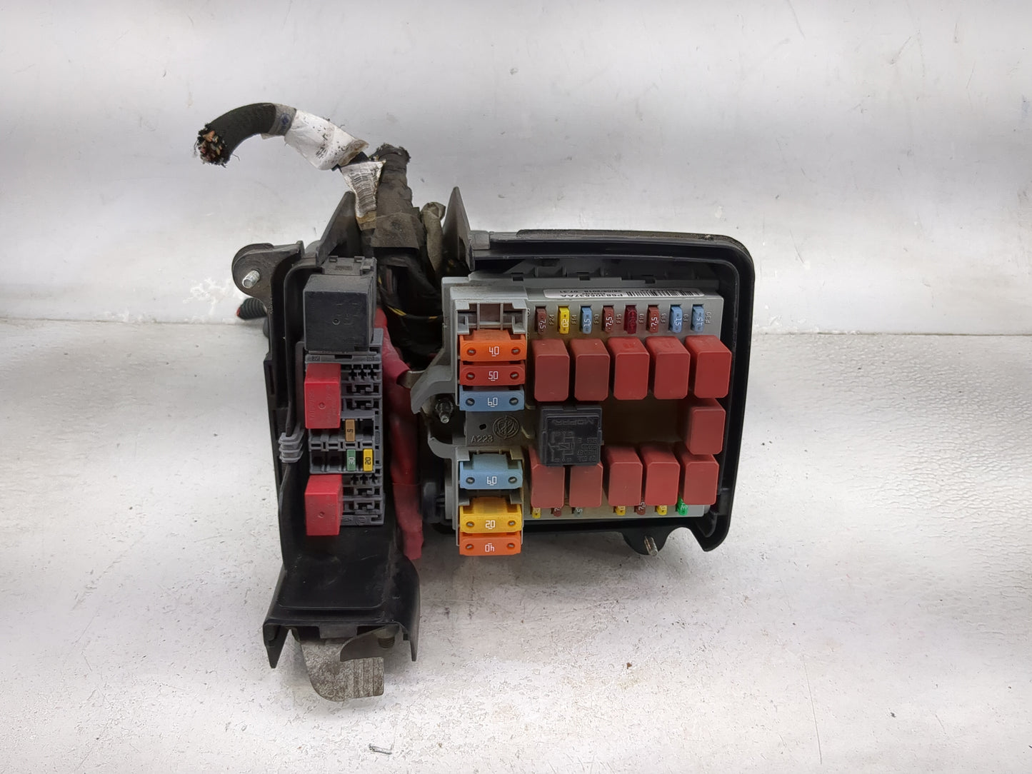 2019 Ram 1500 Fusebox Fuse Box Panel Relay Module P/N:52122163AB BAGB199801883 Fits Fits 2020 2021 2022 OEM Used Auto Parts 