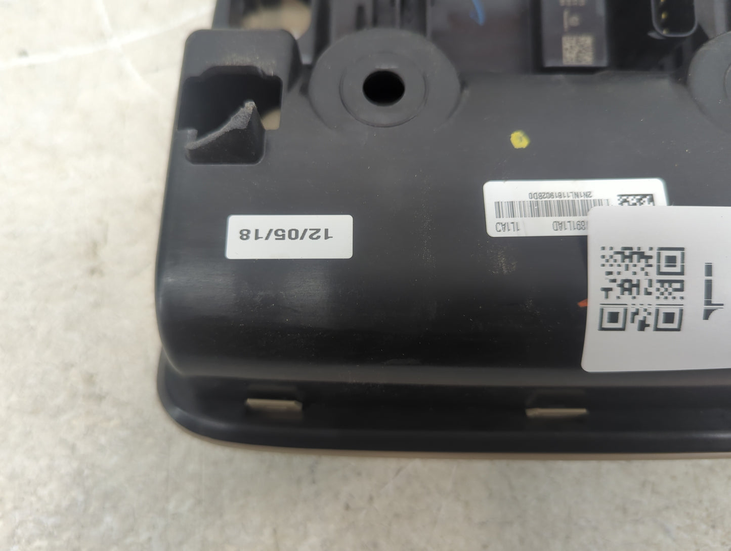 2019 Ram 1500 Overhead Roof Console Tan - Oemusedautoparts1.com