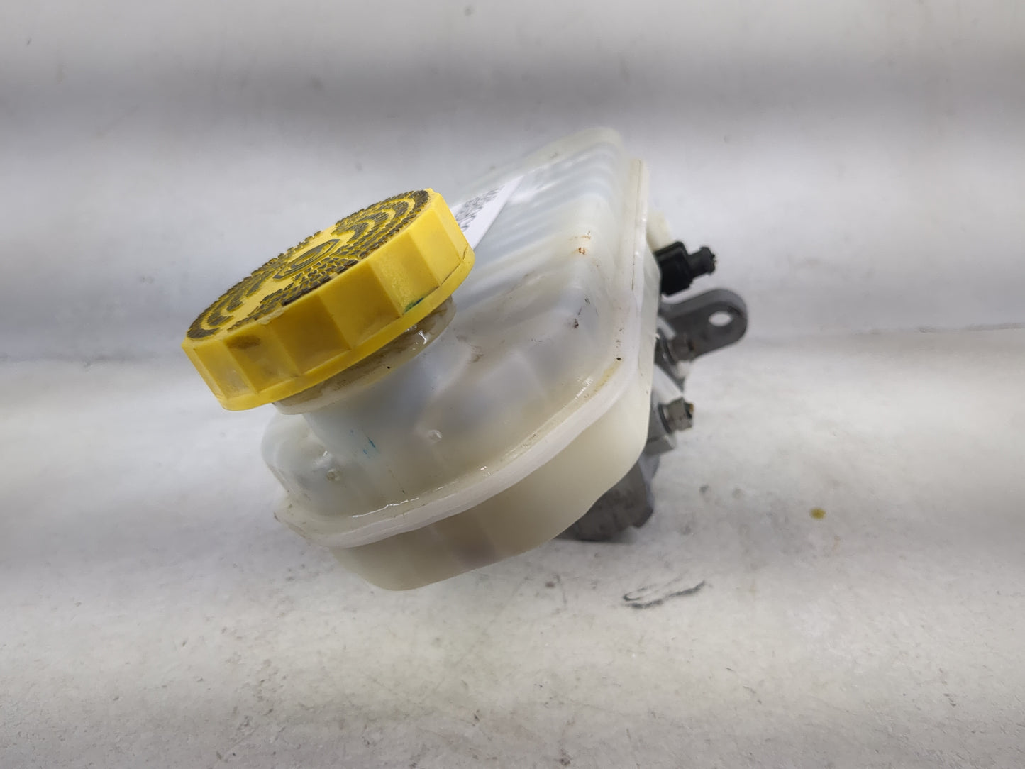Ram 1500 Brake Master Cylinder 1490956 - Oemusedautoparts1.com