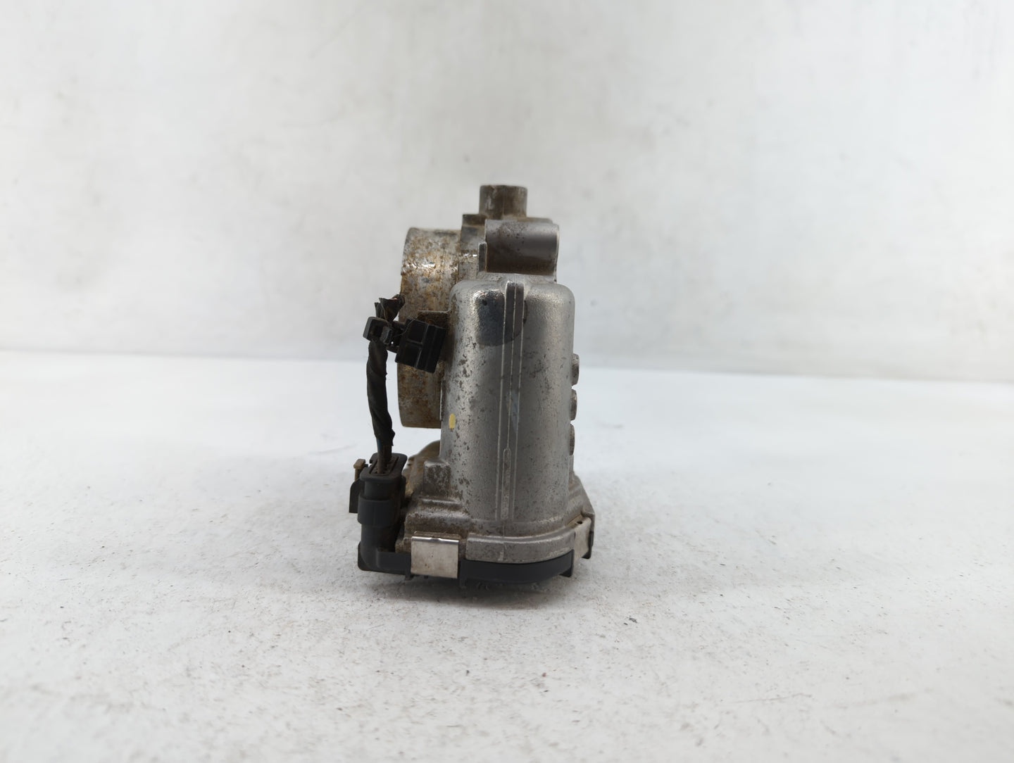 2019 Ram 1500 Classic Throttle Body P/N:05184349AC Fits Fits 2011 2012 2013 2014 2015 2016 2017 2018 2020 2021 2022 OEM Used