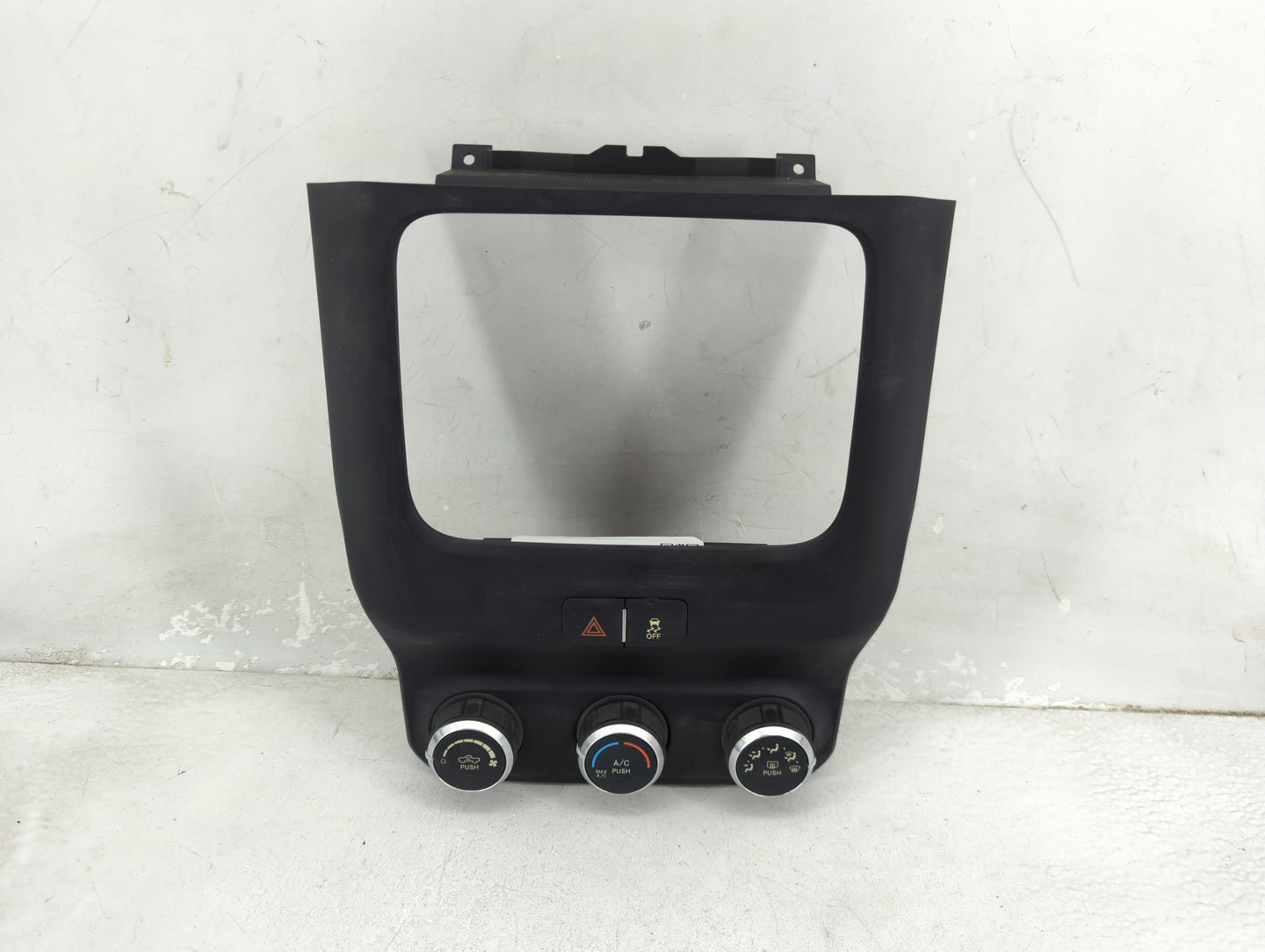 2019-2022 Ram 3500 Climate Control Module Temperature AC/Heater Replacement P/N:P68370122AA 17027642-01 Fits OEM Used Auto P
