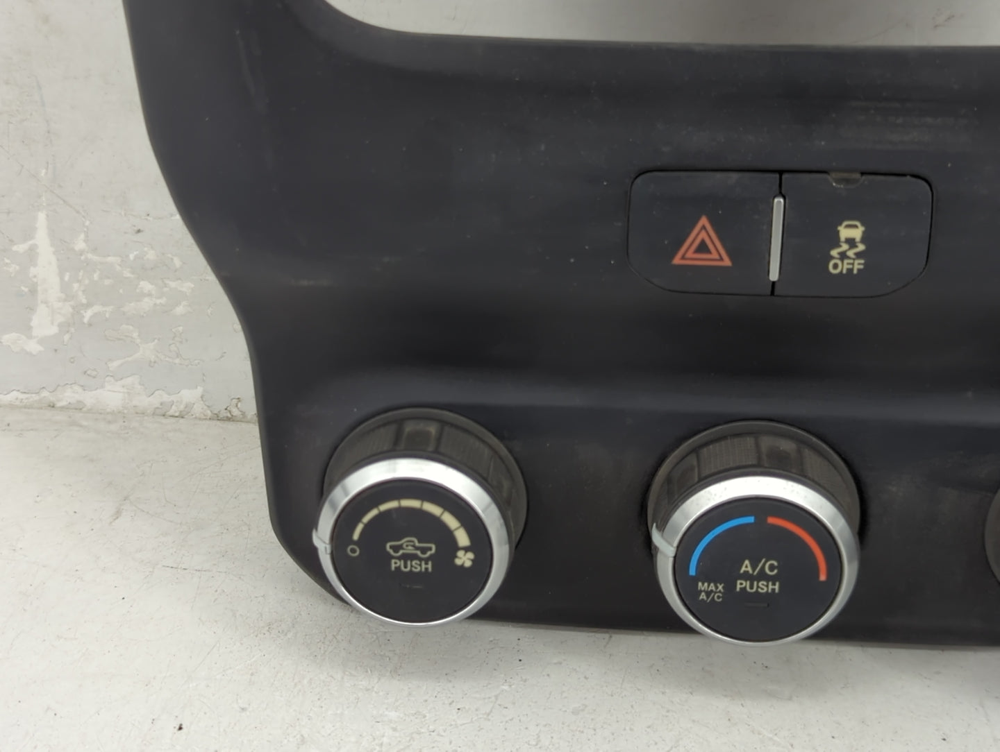 2019-2022 Ram 3500 Climate Control Module Temperature AC/Heater Replacement P/N:P68370122AA 17027642-01 Fits OEM Used Auto P