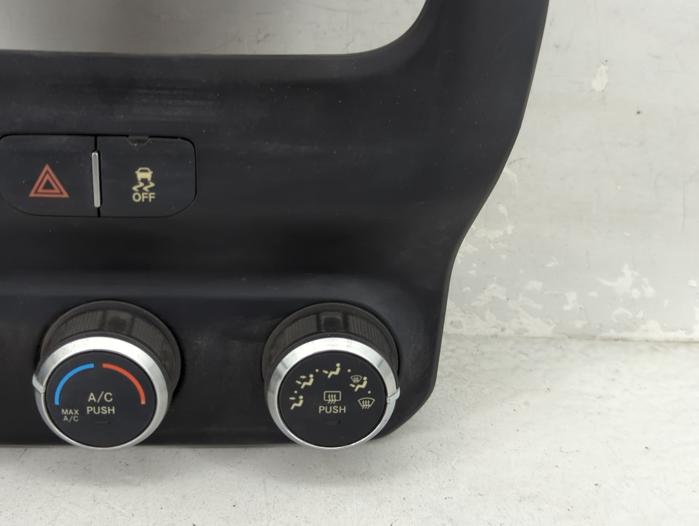 2019-2022 Ram 3500 Climate Control Module Temperature AC/Heater Replacement P/N:P68370122AA 17027642-01 Fits OEM Used Auto P