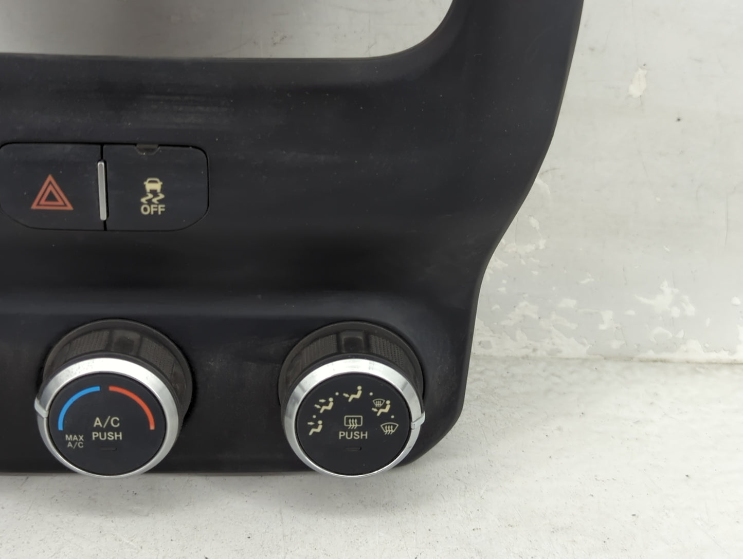 2019-2022 Ram 3500 Climate Control Module Temperature AC/Heater Replacement P/N:P68370122AA 17027642-01 Fits OEM Used Auto P