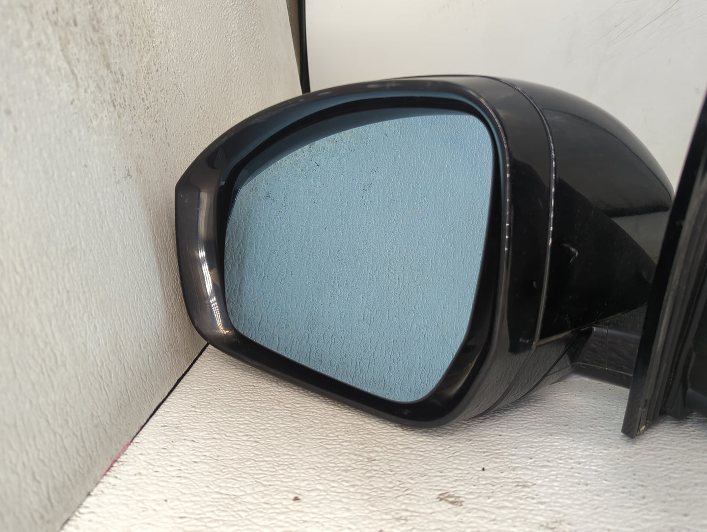 2019 Rover Range Rover Sport Driver Side View Mirror - Left Door Mirror OEM Used - Oemusedautoparts1.com