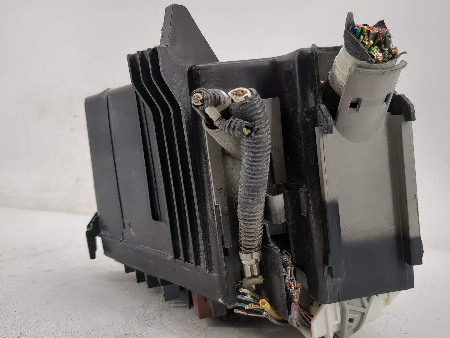 2019-2022 Subaru Forester Fusebox Fuse Box Panel Relay Module P/N:82243SJ030 Fits Fits 2019 2020 2021 2022 OEM Used Auto Par