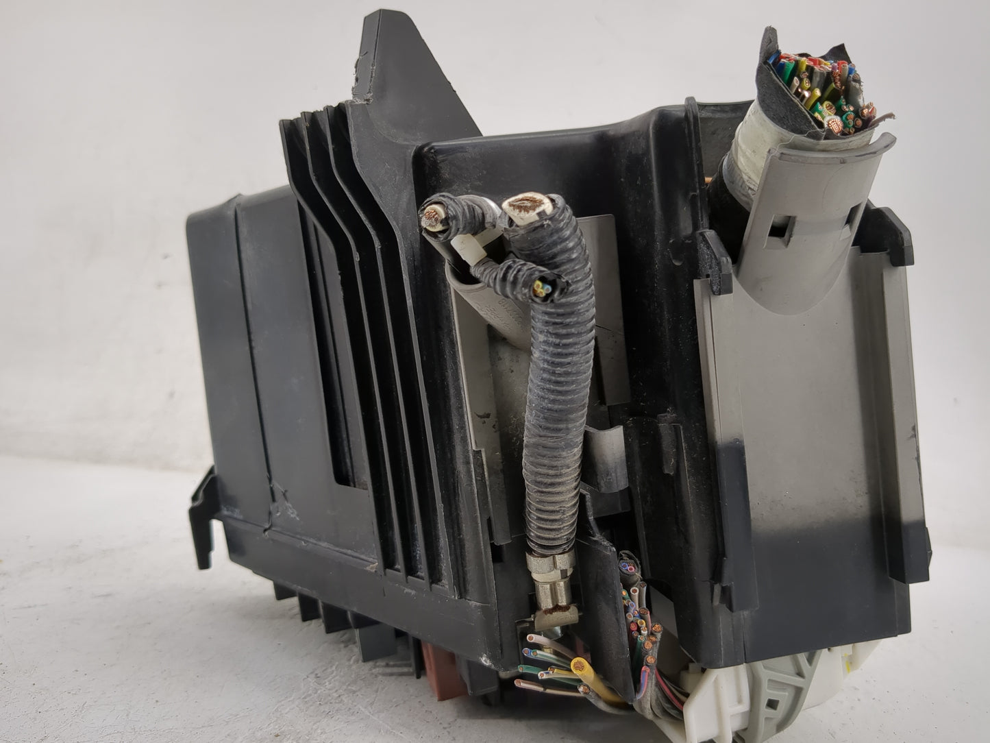 2019-2022 Subaru Forester Fusebox Fuse Box Panel Relay Module P/N:82243SJ030 Fits Fits 2019 2020 2021 2022 OEM Used Auto Par