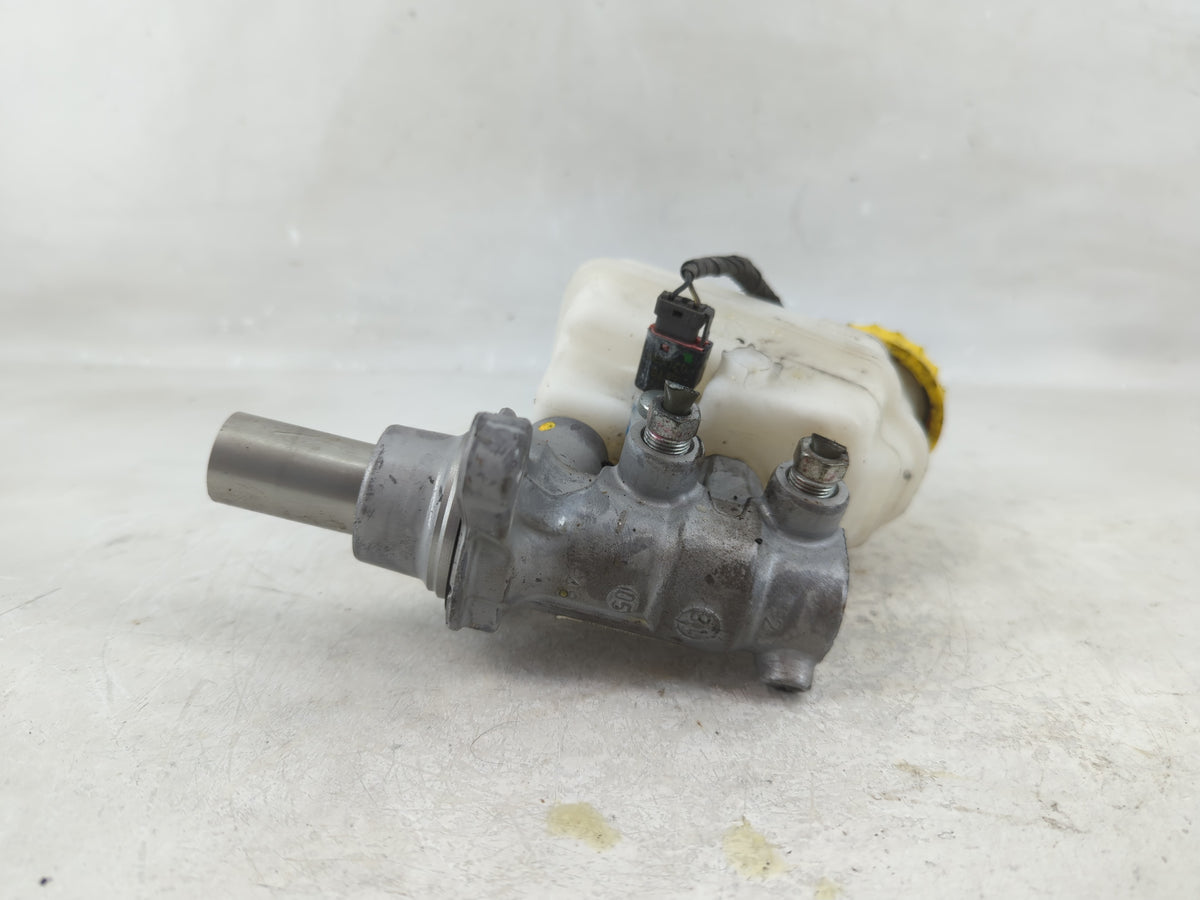 2017-2021 Subaru Impreza Brake Master Cylinder 1208545 - Oemusedautoparts1.com
