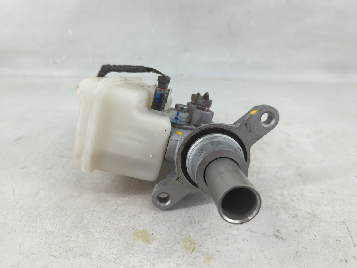 2017-2021 Subaru Impreza Brake Master Cylinder 1208545 - Oemusedautoparts1.com