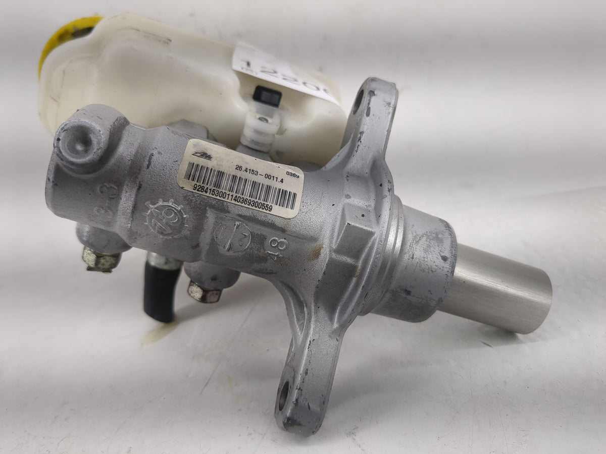 2017-2021 Subaru Impreza Brake Master Cylinder 1220635 - Oemusedautoparts1.com