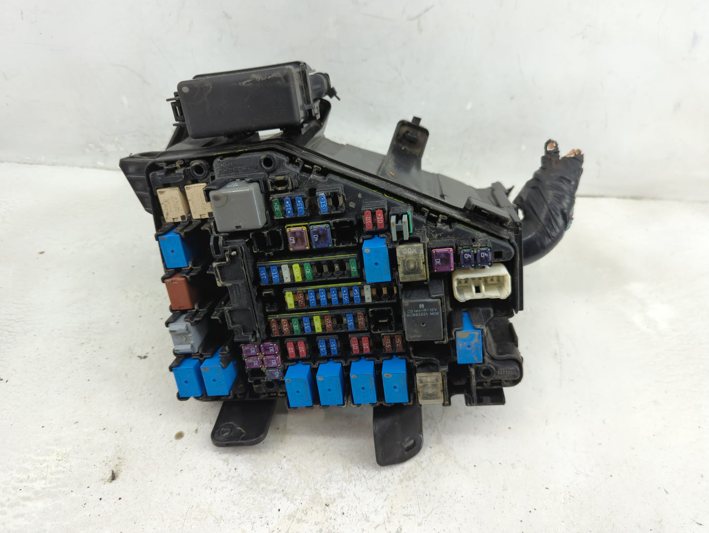2019 Subaru Legacy Fusebox Fuse Box Panel Relay Module P/N:MB504302B Fits OEM Used Auto Parts - Oemusedautoparts1.com