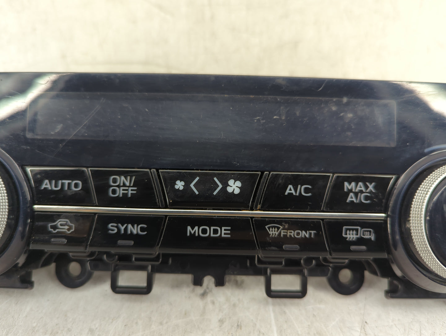 2018-2019 Subaru Legacy Climate Control Module Temperature AC/Heater Replacement P/N:72311AL32A Fits Fits 2018 2019 OEM Used