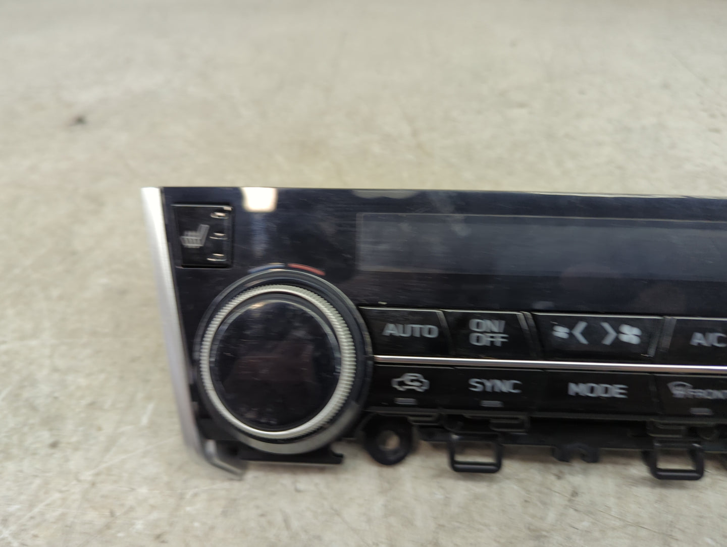 2018-2019 Subaru Legacy Climate Control Module Temperature AC/Heater Replacement P/N:72311AL32 Fits Fits 2018 2019 OEM Used 