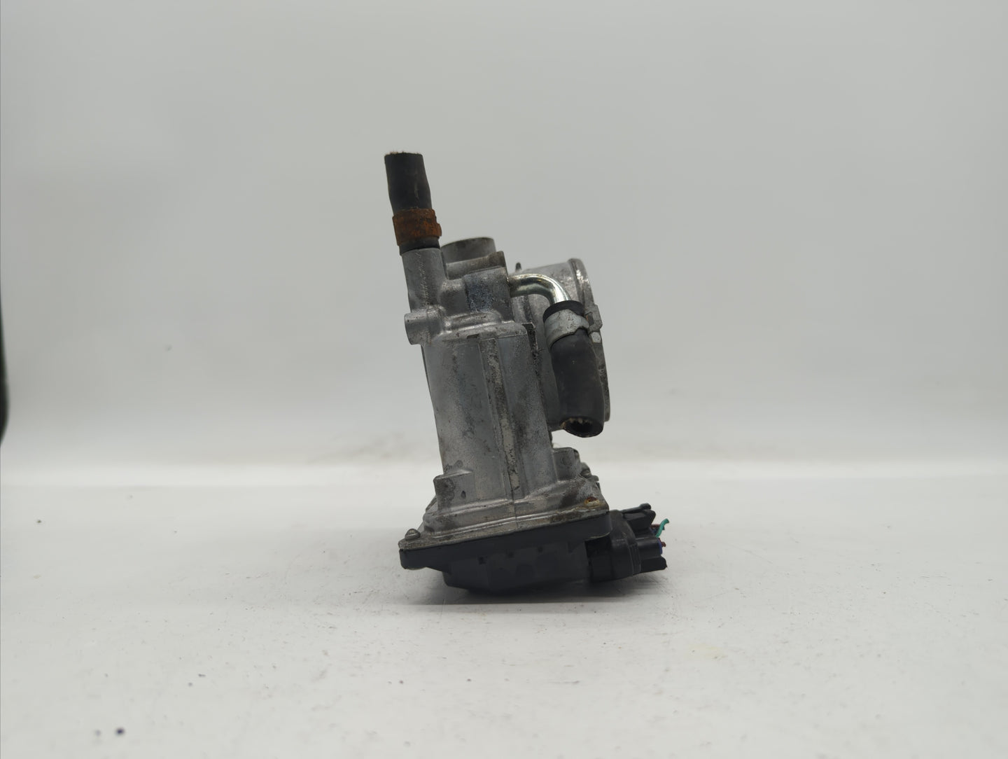 2013-2019 Subaru Legacy Throttle Body P/N:16112AA38A Fits Fits 2013 2014 2015 2016 2017 2018 2019 OEM Used Auto Parts - Oemu