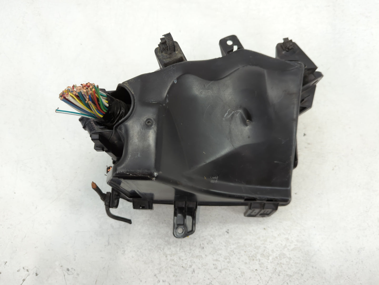 2019 Subaru Legacy Fusebox Fuse Box Panel Relay Module P/N:MB504302B Fits OEM Used Auto Parts - Oemusedautoparts1.com